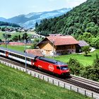 Kleiner Zug in großartiger Landschaft