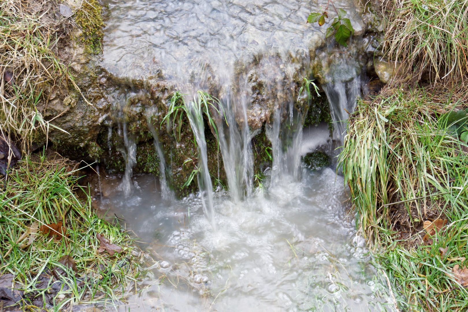 kleinerer Wasserfall