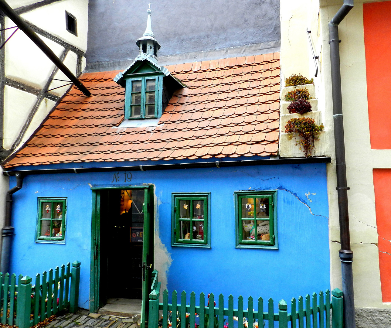 Kleines blaues Haus. 