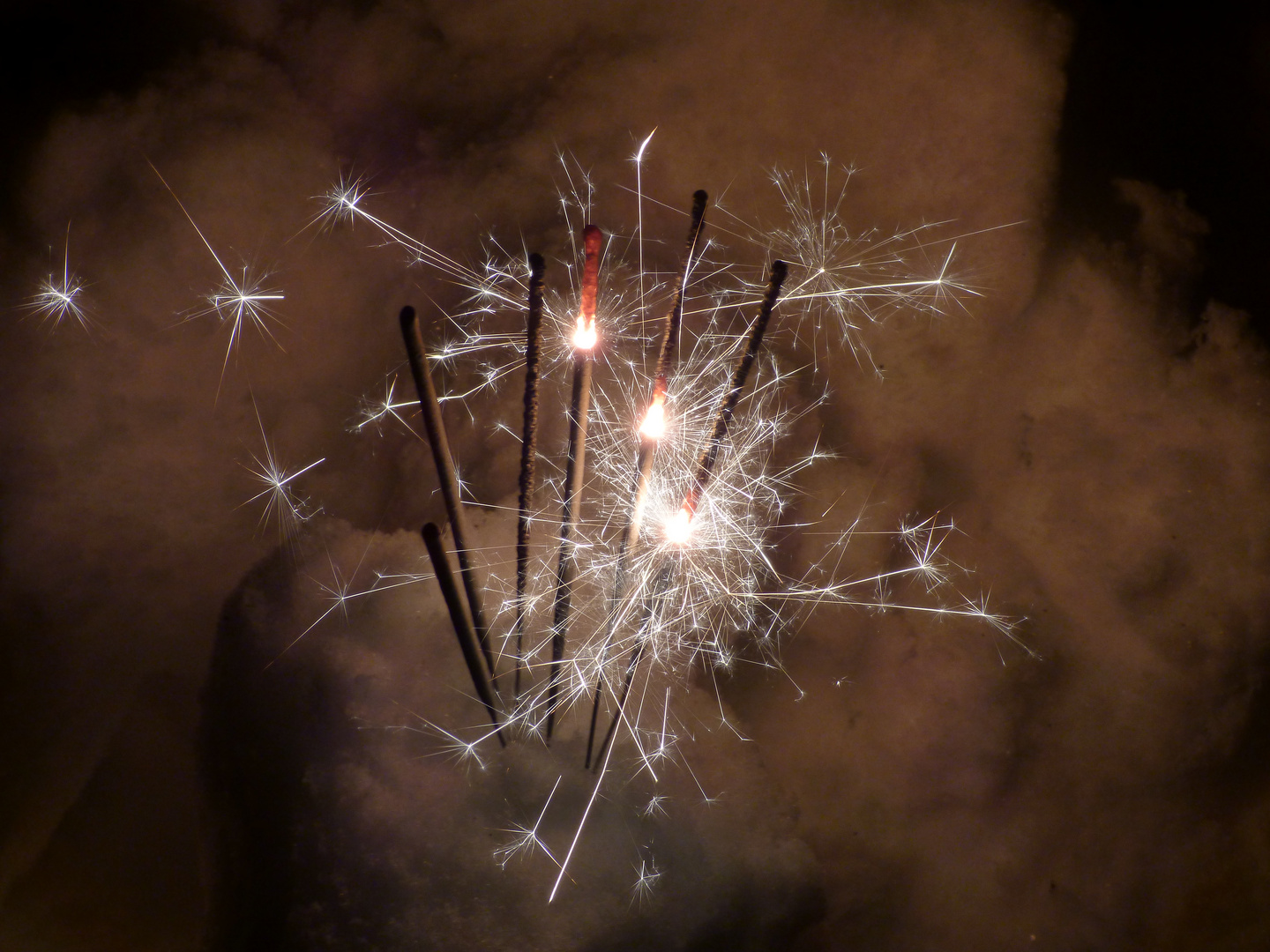 Kleines Feuerwerk im Schnee