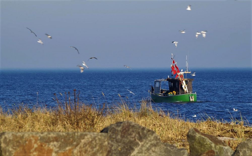 kleines Fischerboot in Strande - wie Dazumal