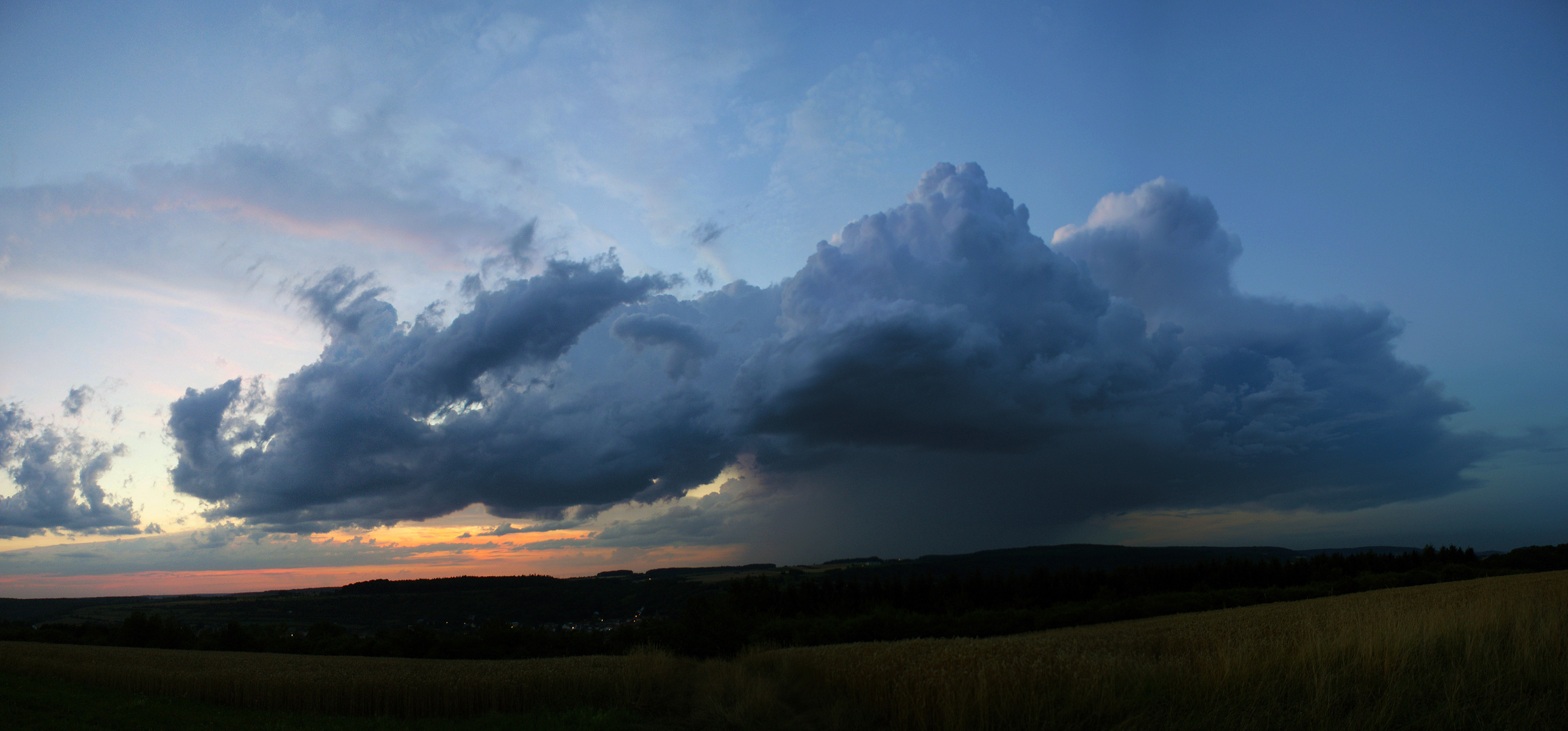 kleines Gewitter Foto & Bild | gewitterfotos, wetter ...