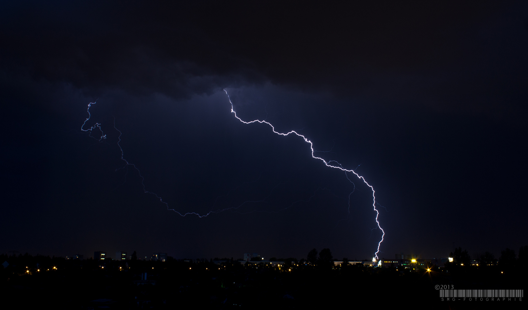 Kleines Gewitter ueber Halle/ Saale III