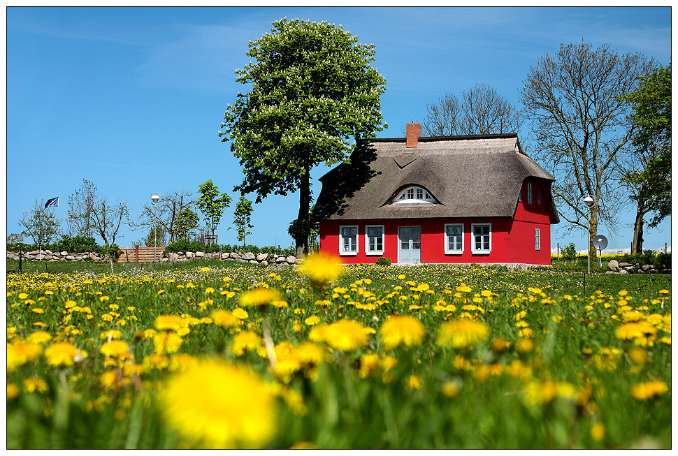 kleines Häuschen Foto & Bild landschaft, Äcker, felder & wiesen