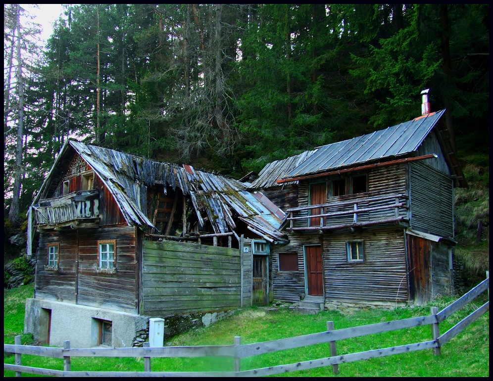 kleines Haus am Wald