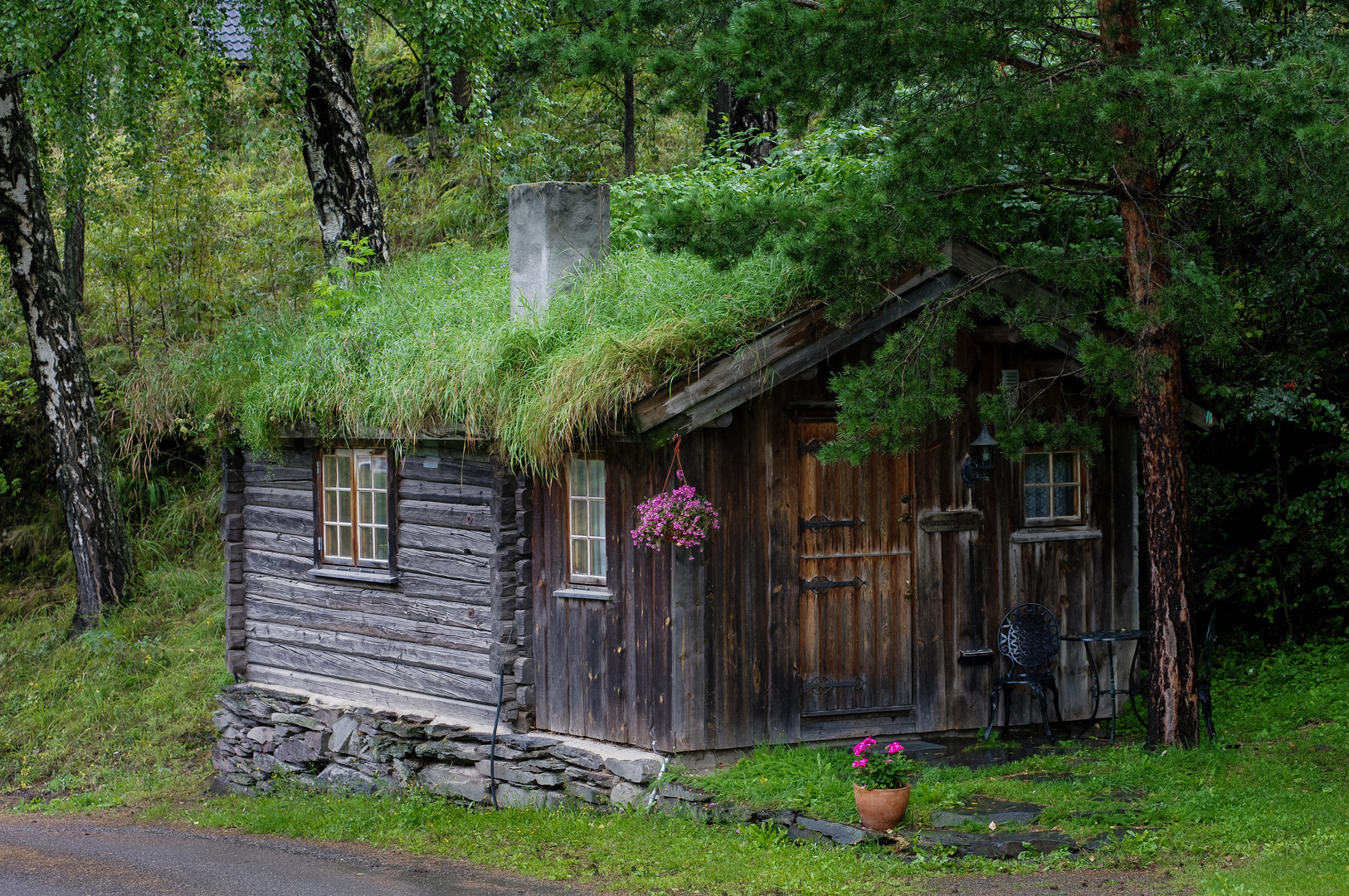 kleines Haus am Wald