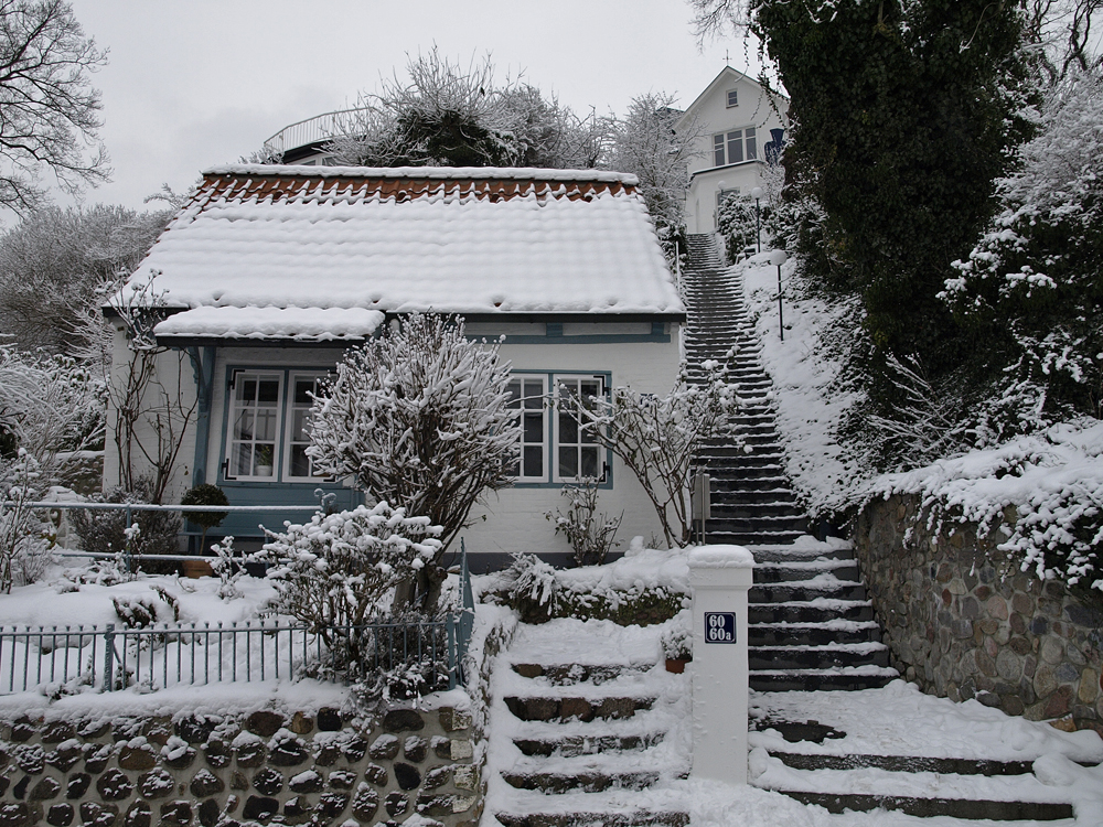 Kleines Haus im Winter