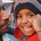 kleines Mädchen mit ihrem Vater in Pushkar