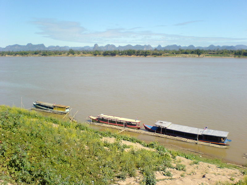 Kleines Schiffahrtsunternehmen auf dem Mekong