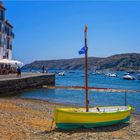 Kleines Segelboot in Cadaqués