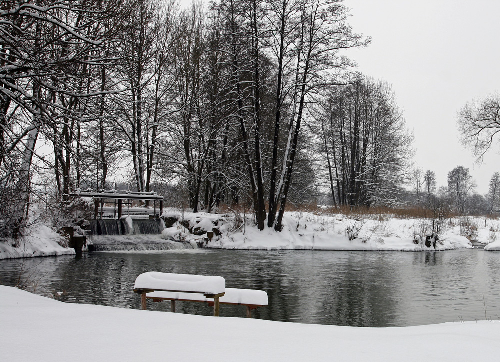 kleines Stauwehr im Winter 1