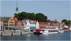 Kleinstadt mit Hafen