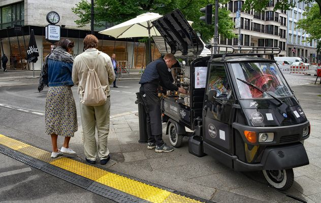 Kleintrasporter Marke Piaggio   APE 1959