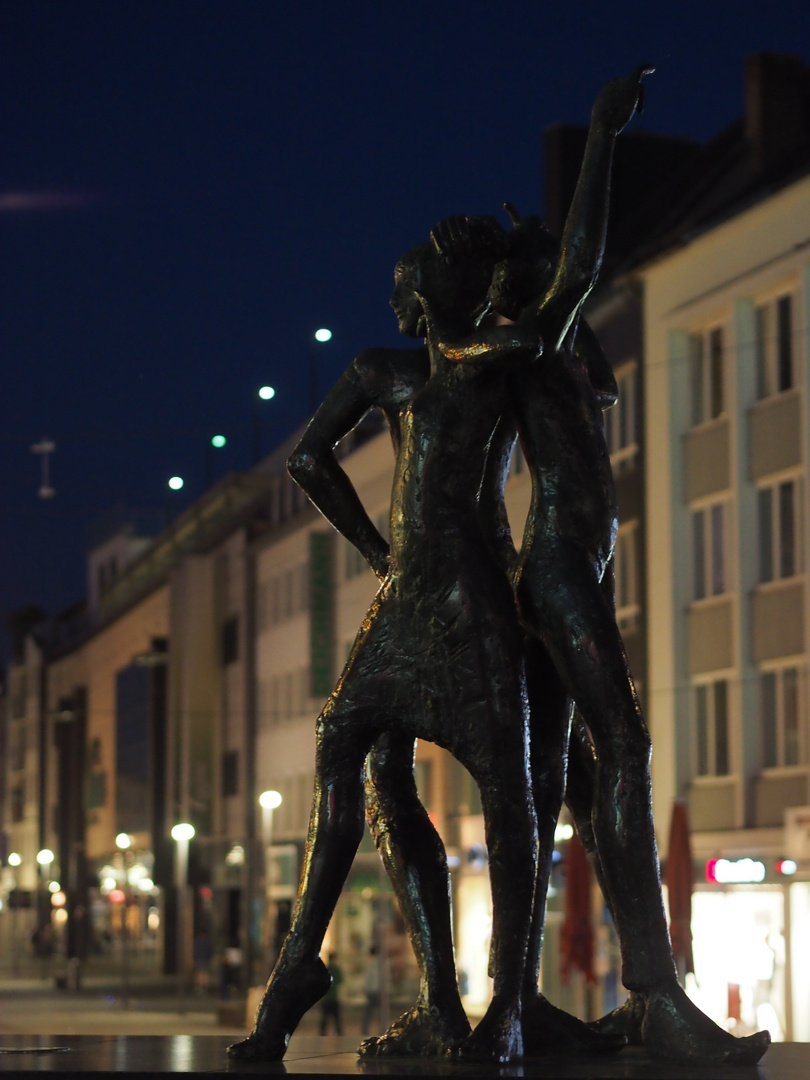 Klenkesstatue in Aachen bei Nacht