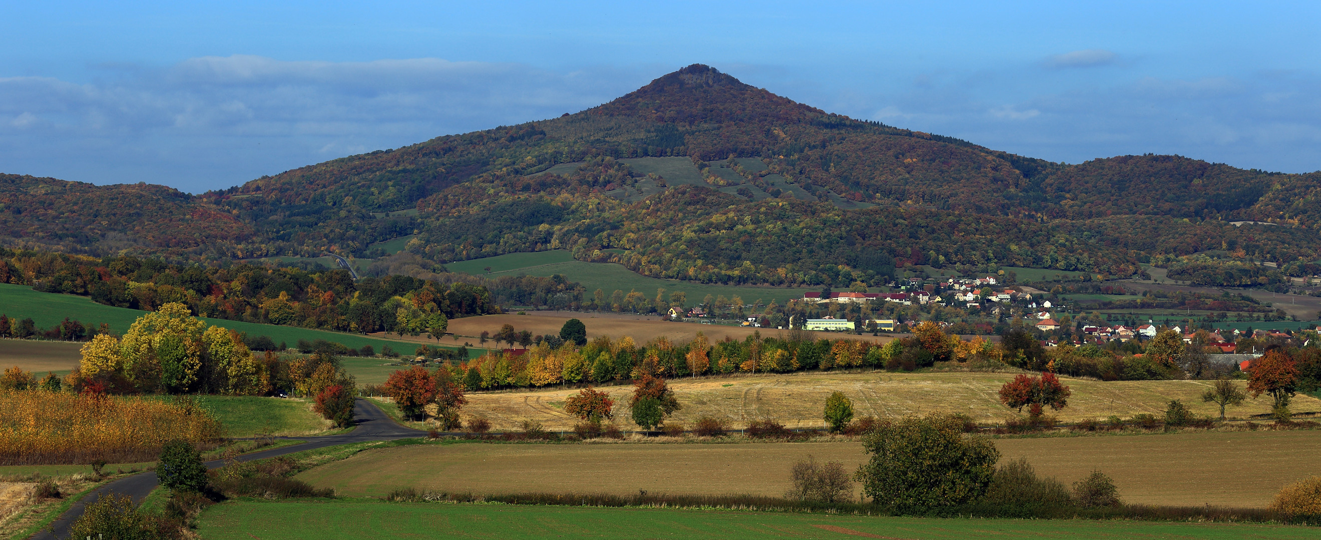 Kletecna in Böhmen im "Goldenen Herbst" Serie Berge Teil 2