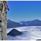 Kletterabenteuer über dem Hochnebel