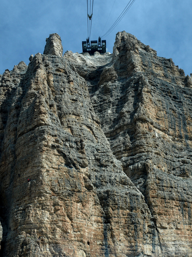 Kletterer gegen Seilbahn