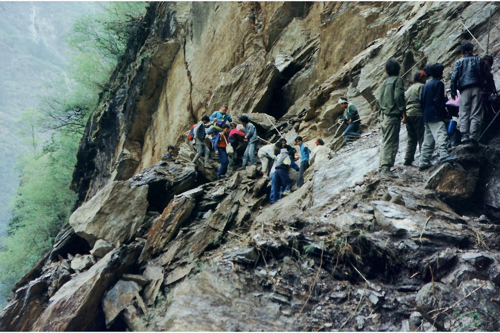 Kletterpartie vor Zhangmu