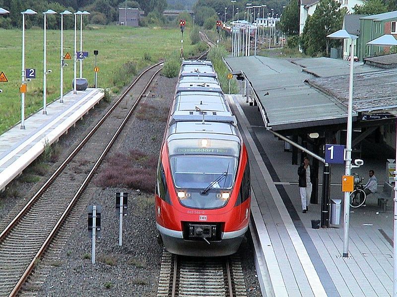 Klever Bahnhof am Abend