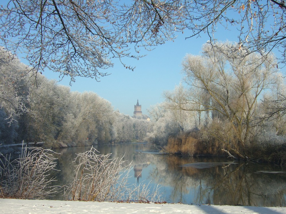 Klever Schwanenburg im Winterkleid vom Engen Hals gesehen (22.12.2007)