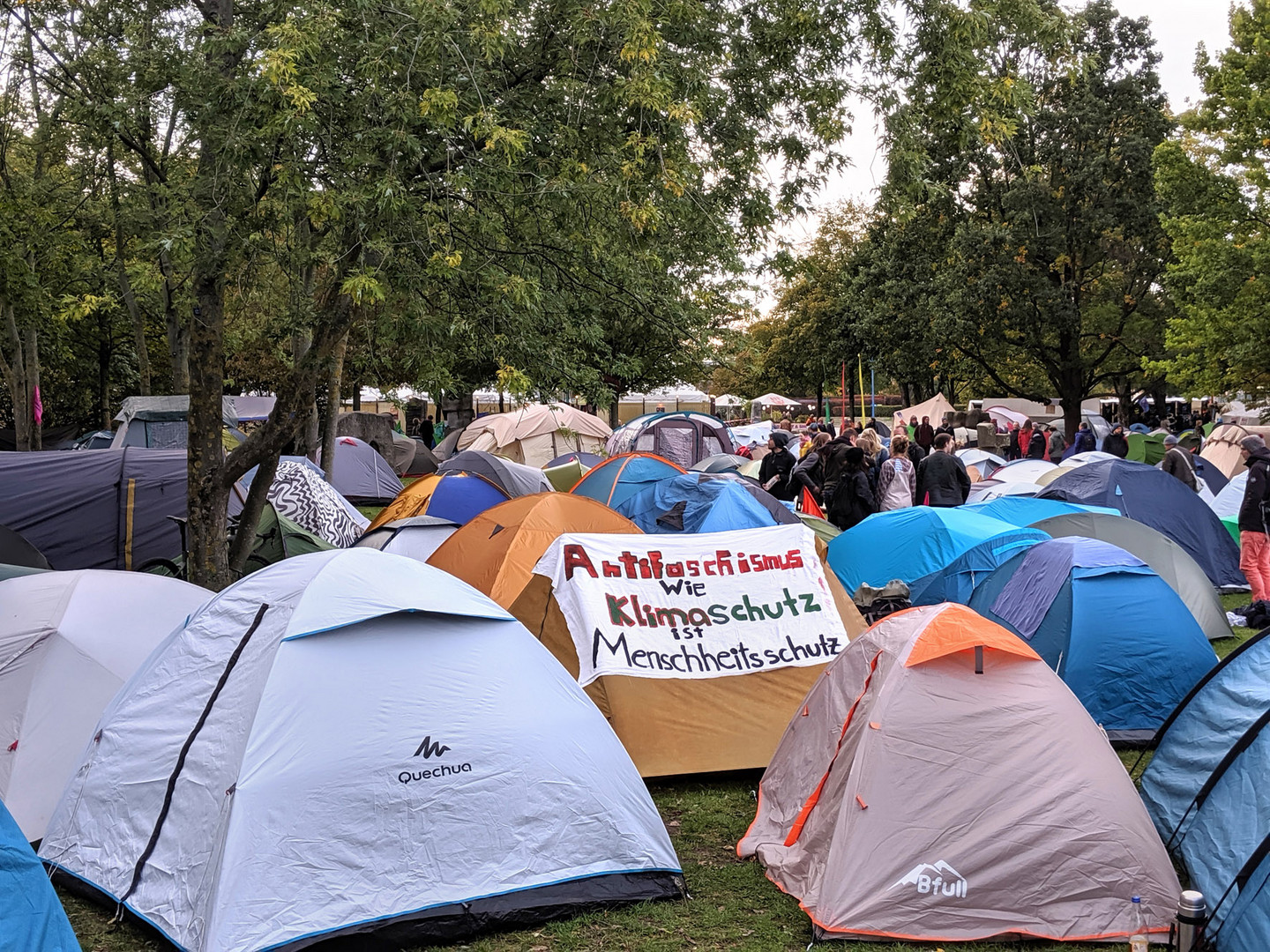 Klima-Camp vor Reichstag in Berlin - Bild 4