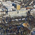 Klinikum Essen, Gruga mit Hundertwasser-Haus im Schnee