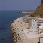 Klippe mit Blick aufs weite Meer