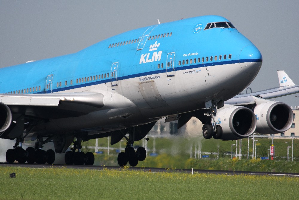 KLM Boeing 747 touchdown Amsterdam