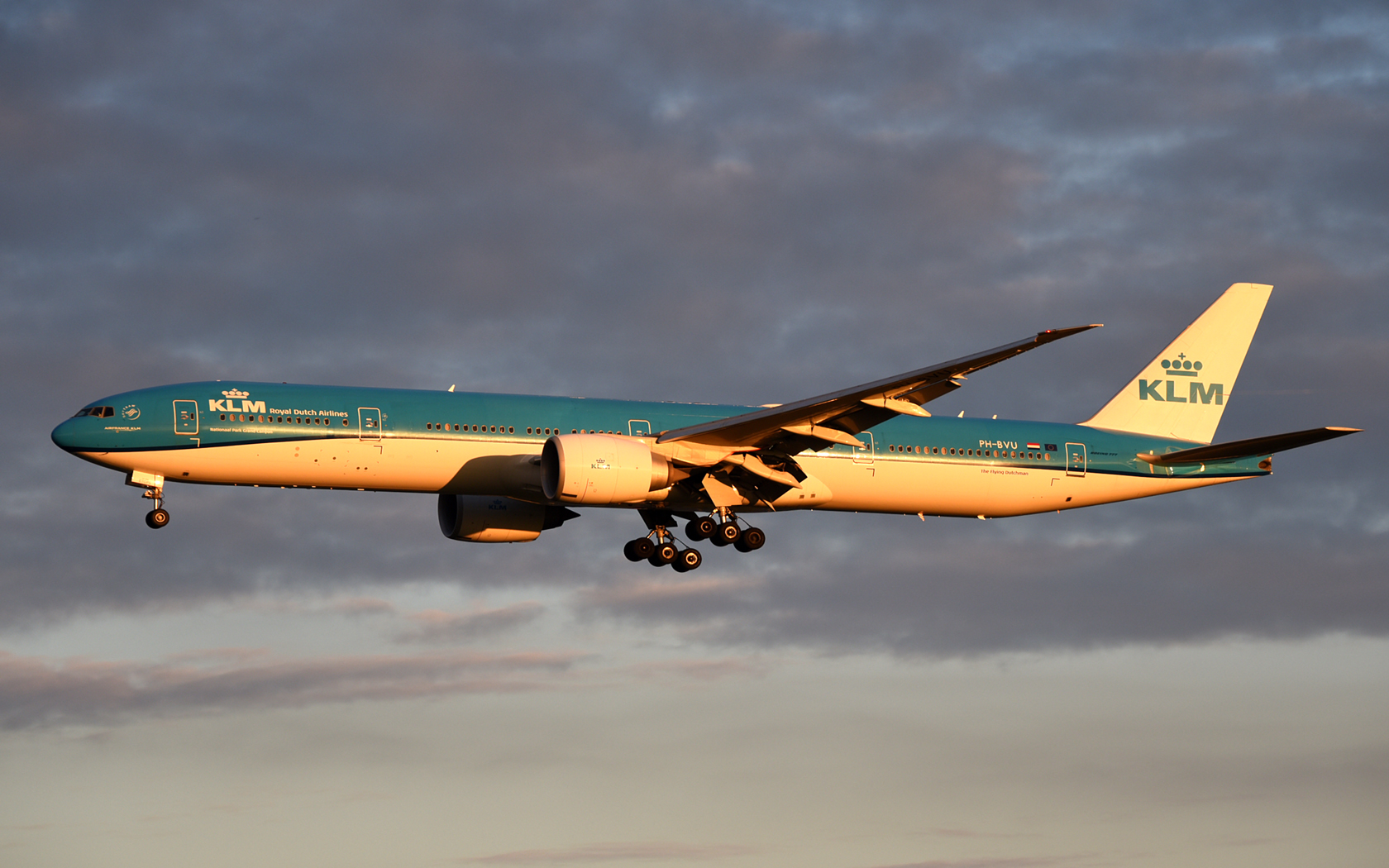 KLM Boeing 777-300ER PH-BVU 