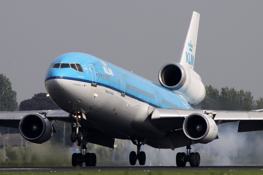 KLM MD11