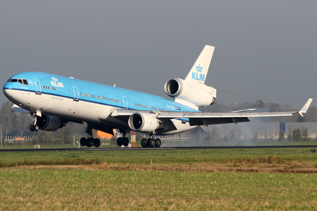 KLM MD11 RWY 18R