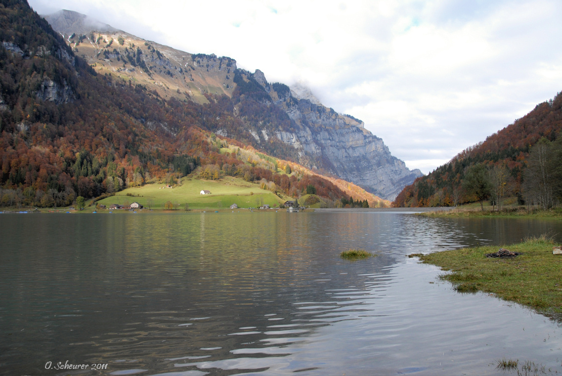 Klöntalersee mit Rhodannenberg