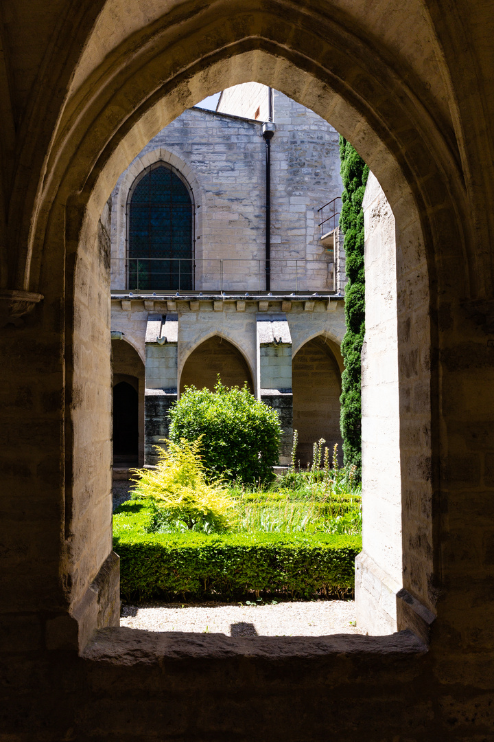 Klösterlicher Durchblick