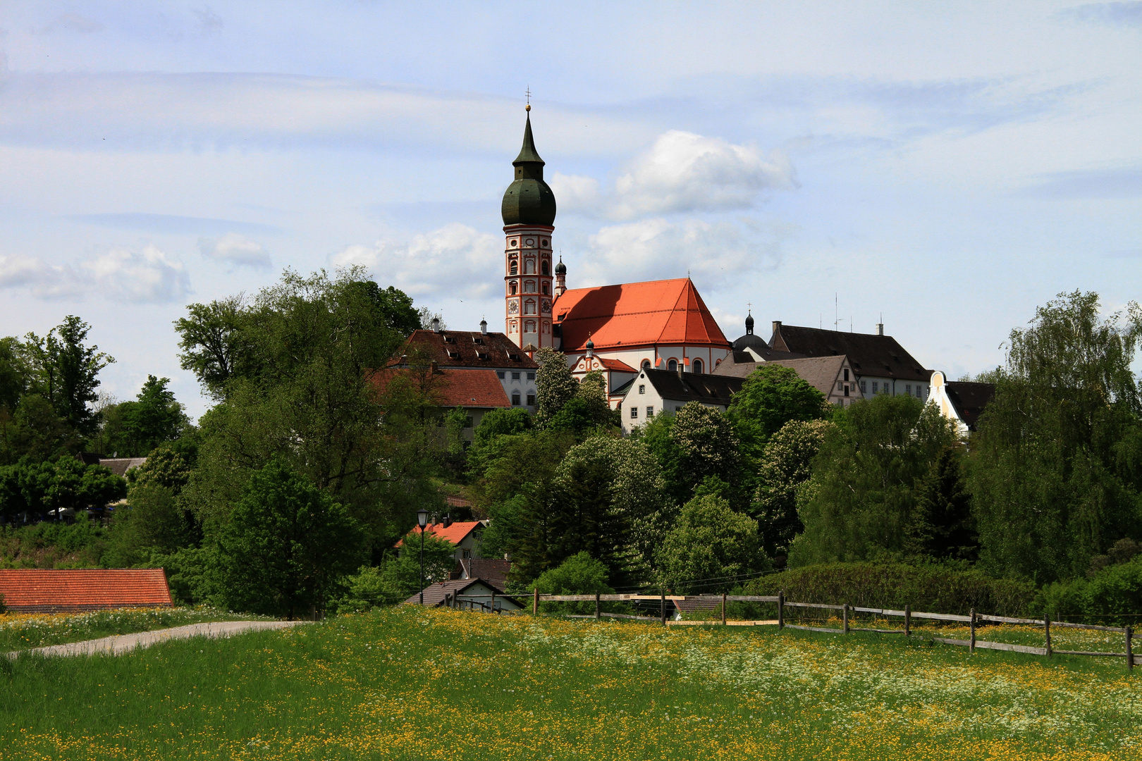 Kloster Andechs im schönen Monat Mai