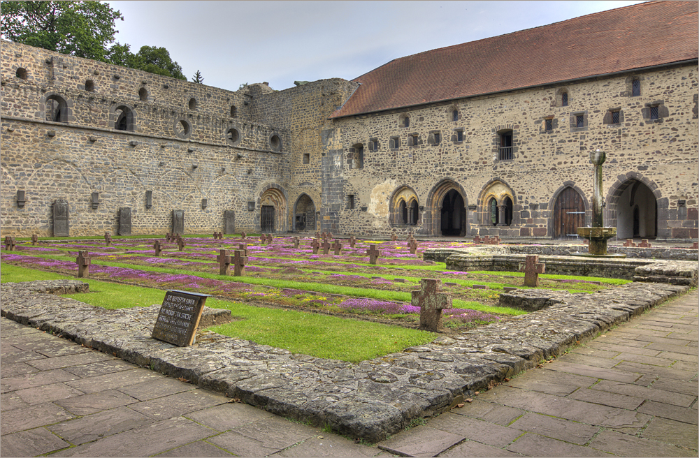 Kloster Arnsburg - Kriegsopferfriedhof