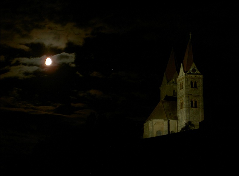 Kloster bei Nacht