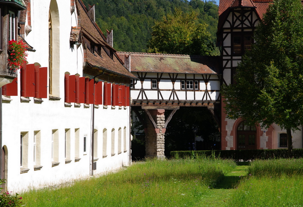 Kloster Blaubeuren, Verbindungsbrücke