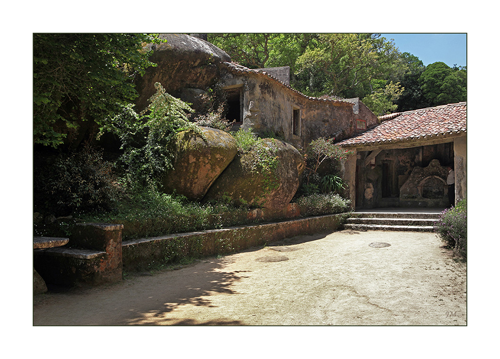 Kloster Capuchos in Sintra, Portugal 01