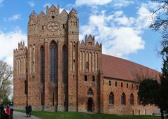 Kloster Chorin: Westgiebel und Kirchenschiff