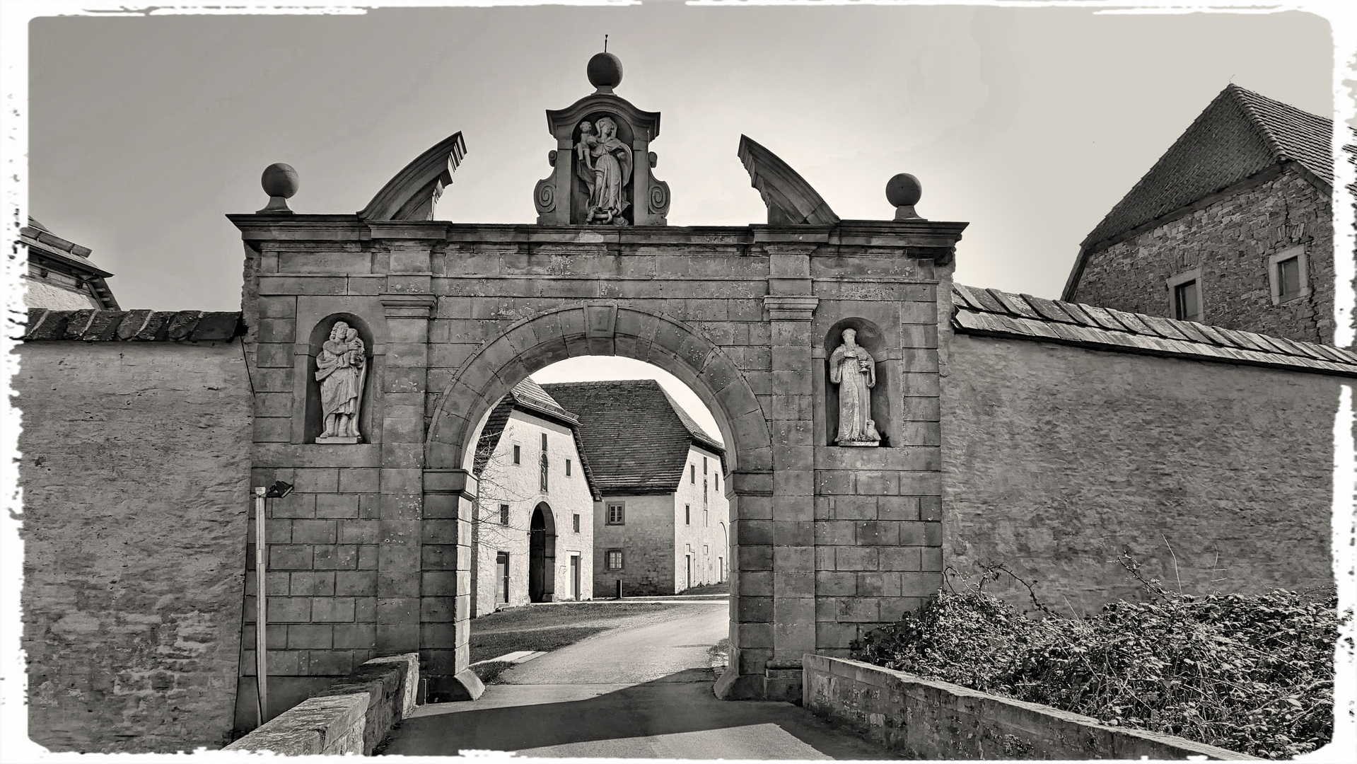 Kloster-Durchblick