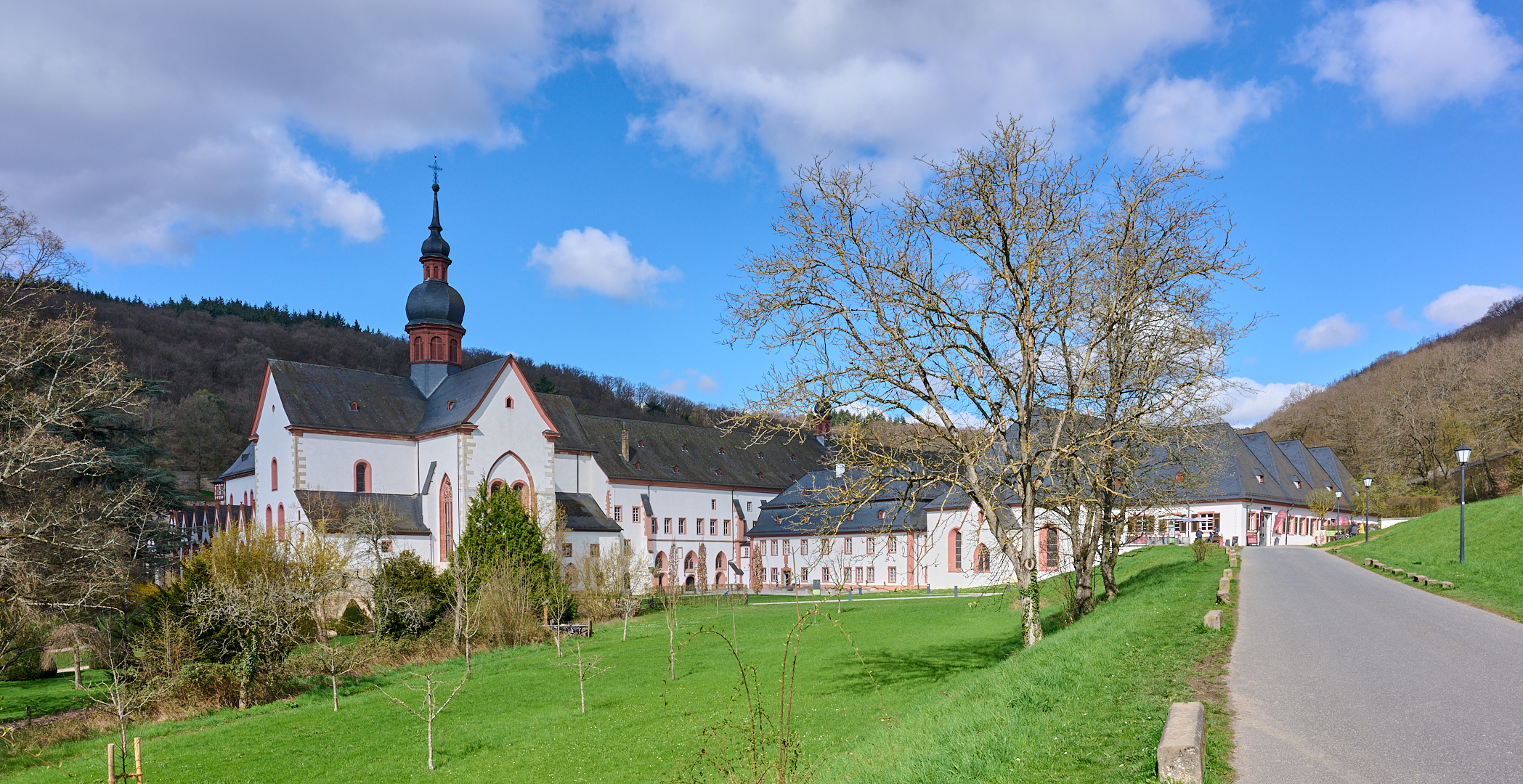 Kloster Eberbach, hätte ein so schöner Foto-Tag werden sollen, 1,5 Std. Anfahrt, 5,50 Euro Fähre,...