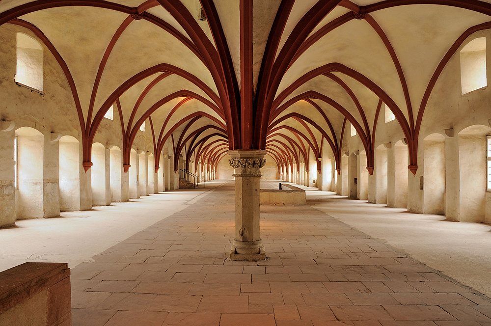 Kloster Eberbach, hier sehen wir das Mönchsdormitorium (Schlafsaal) 72m lang