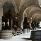 Kloster Eberbach/ Rheingau: Alte Weinpressen im ehem. Laiendormitorium