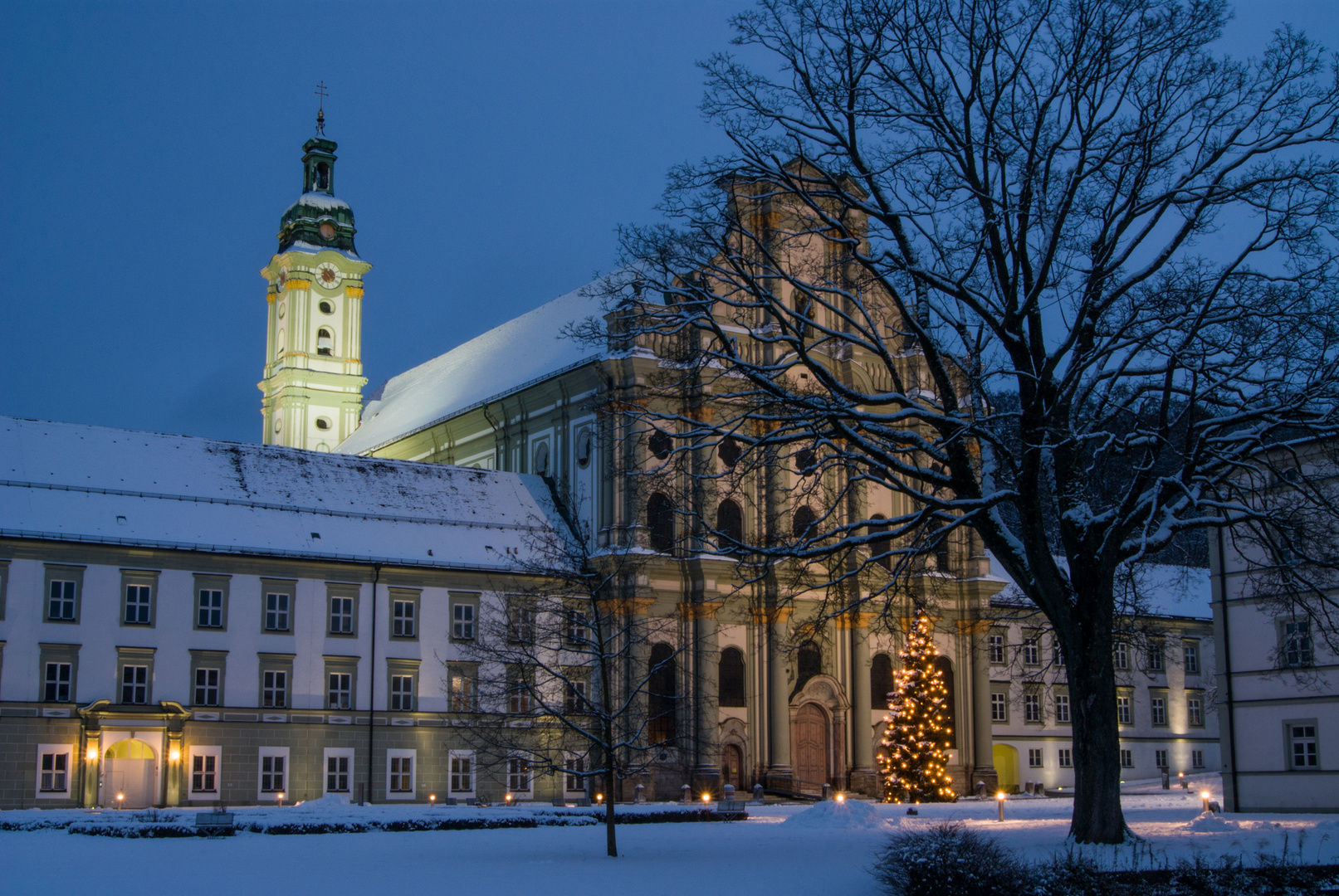 Kloster Fürstenfeld zur blauen Stunde