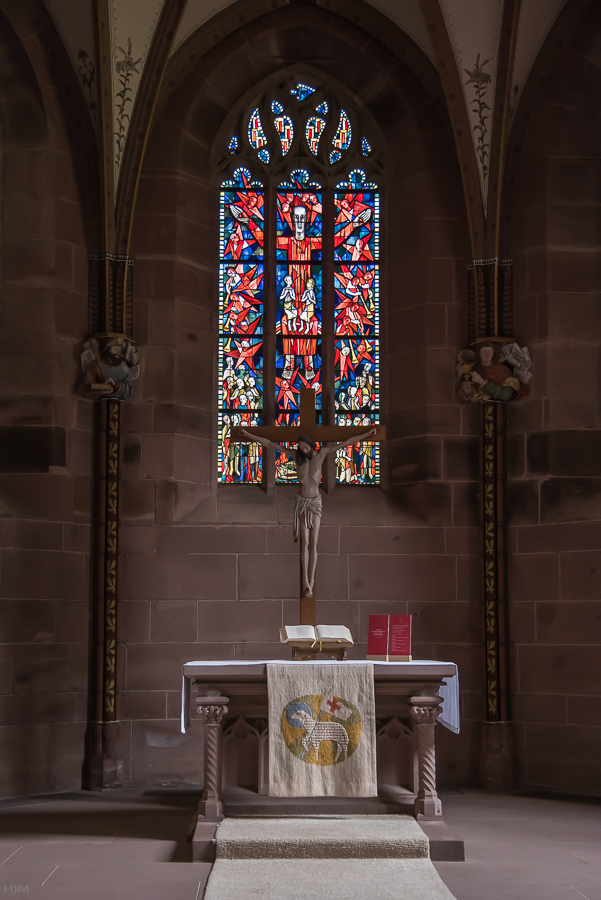 Kloster Hirsau: Altar und Kirchenfenster der Marienkapelle