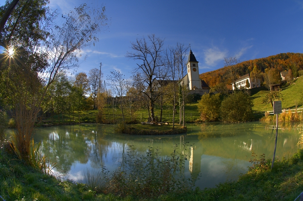 Kloster im Herbst