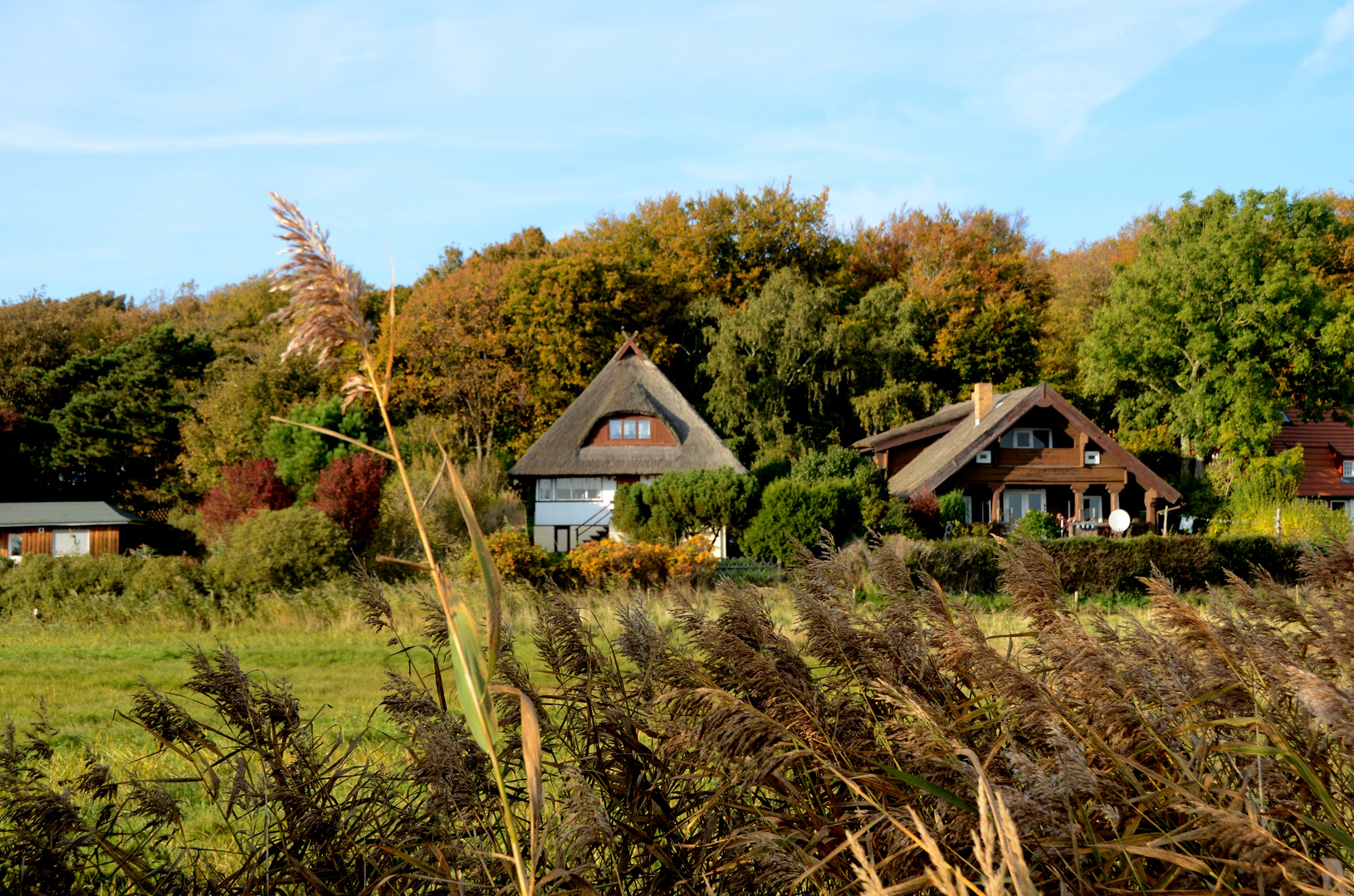 Kloster im Herbst