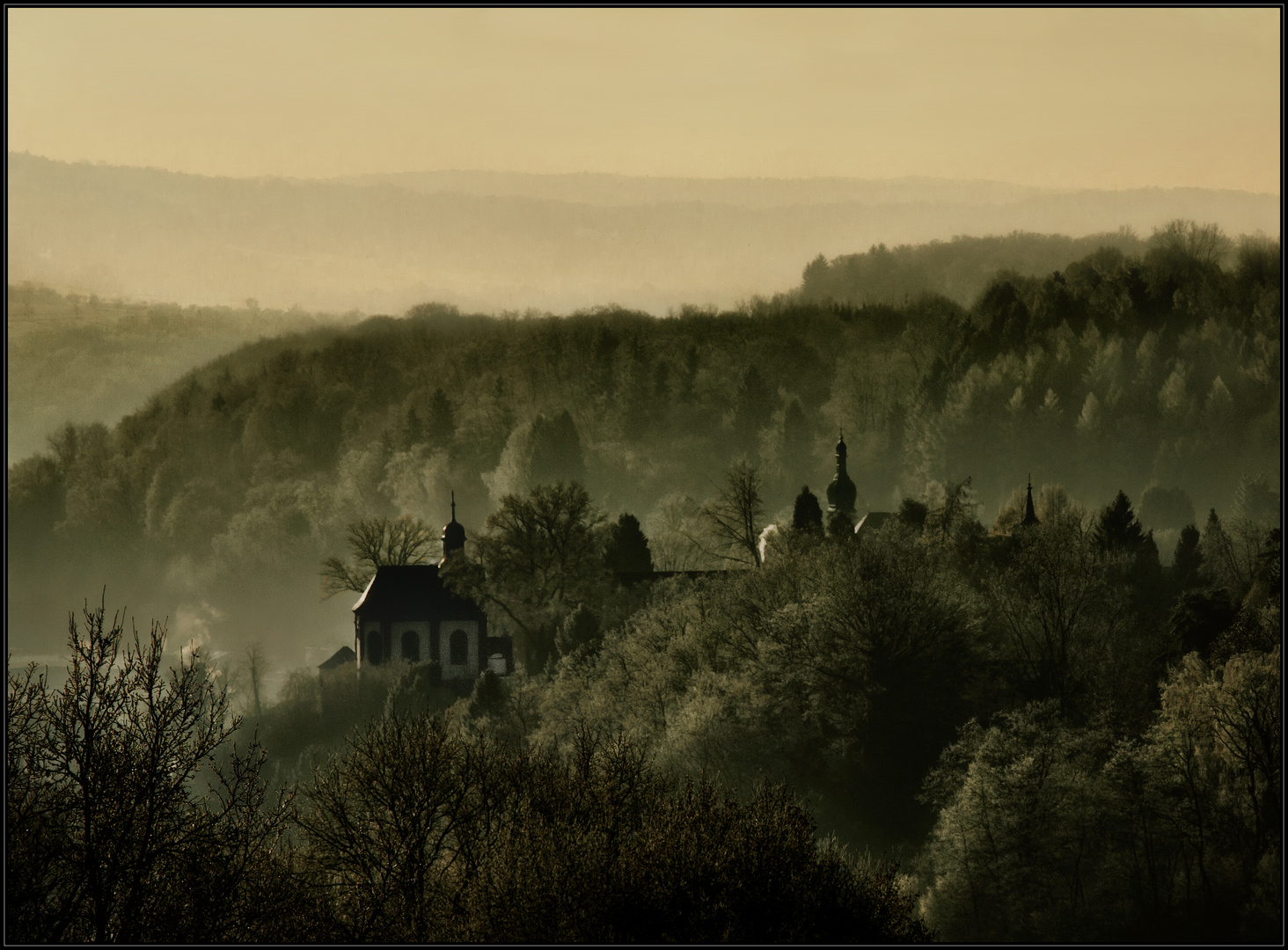 Kloster im Nebel