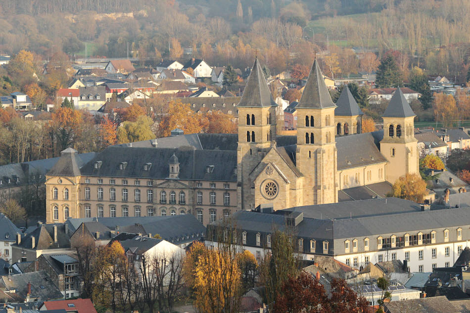 Kloster im Novemberlicht