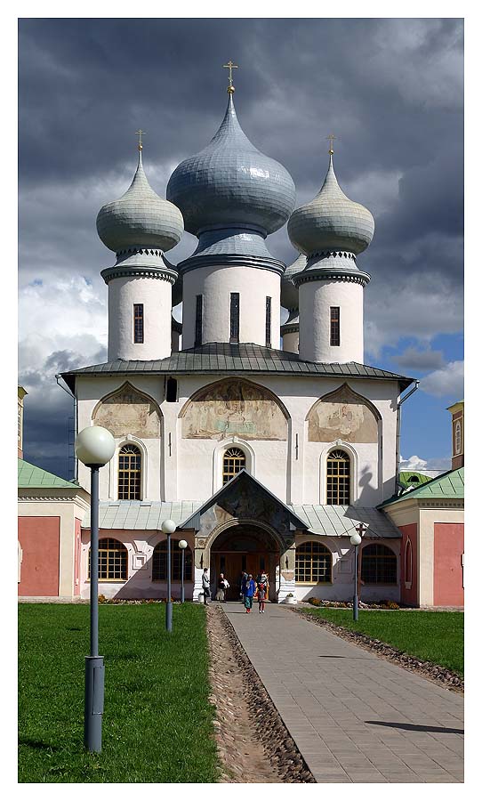 Kloster in Tikhvin